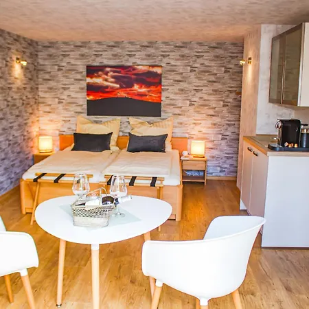 Harzträume 1&2 - Zwei Altstadt-apartments Für Familien&freunde Mit Parkplatz&brockenbahnblick * Wernigerode