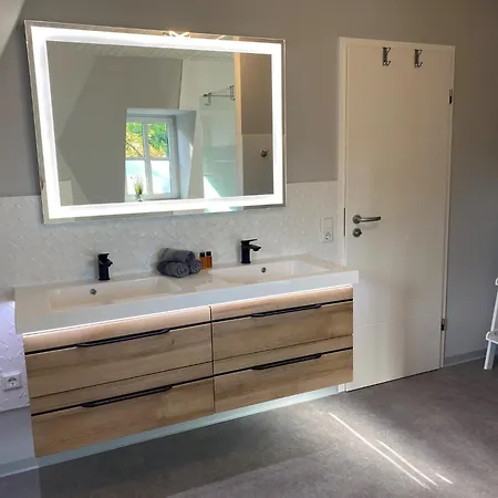 Harzträume 1&2 - Zwei Altstadt-apartments Für Familien&freunde Mit Parkplatz&brockenbahnblick Apartment Wernigerode