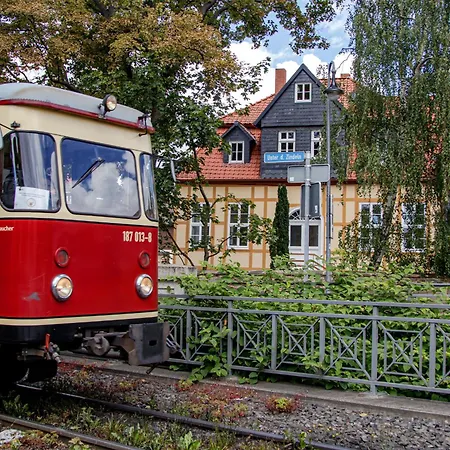 Harztraeume 1 & 2 - Zwei Altstadt-apartments Fuer Familien & Freunde Mit Parkplatz & Brockenbahnblick * Wernigerode